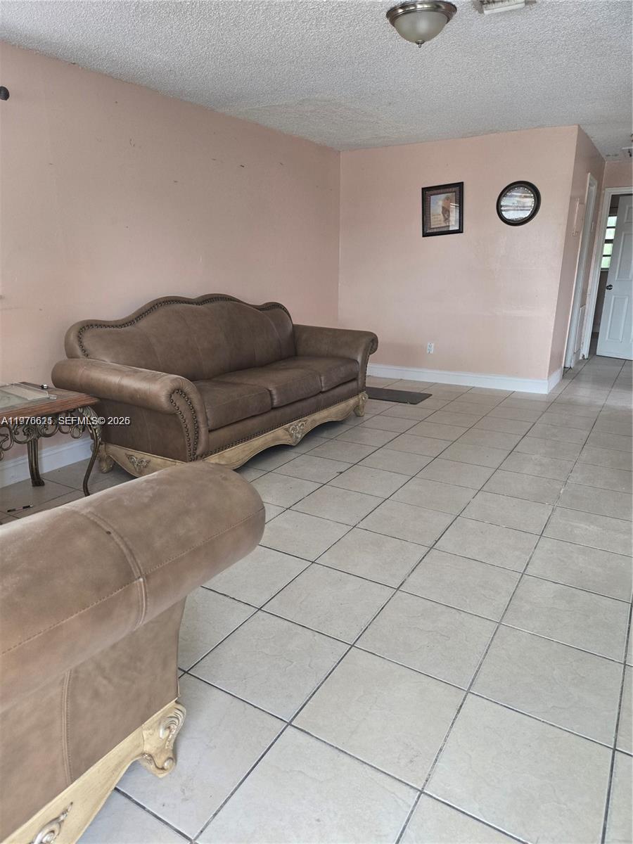 NORTH WEST LAUDERDALE ADD - Residential Lease