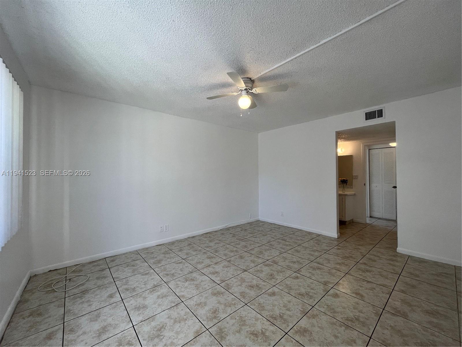 HERITAGE CIRCLE CONDO - Residential
