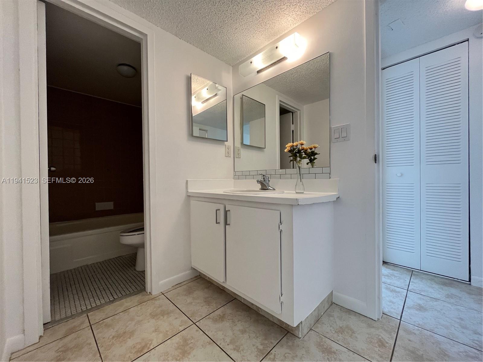 HERITAGE CIRCLE CONDO - Residential