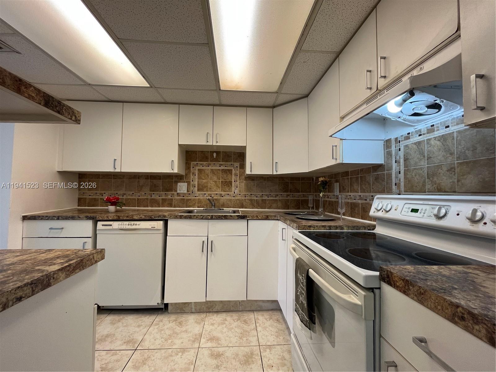 HERITAGE CIRCLE CONDO - Residential