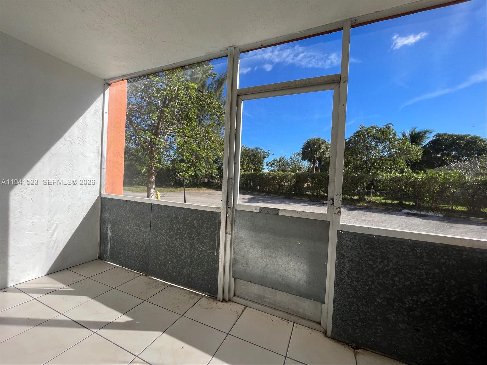 HERITAGE CIRCLE CONDO - Residential