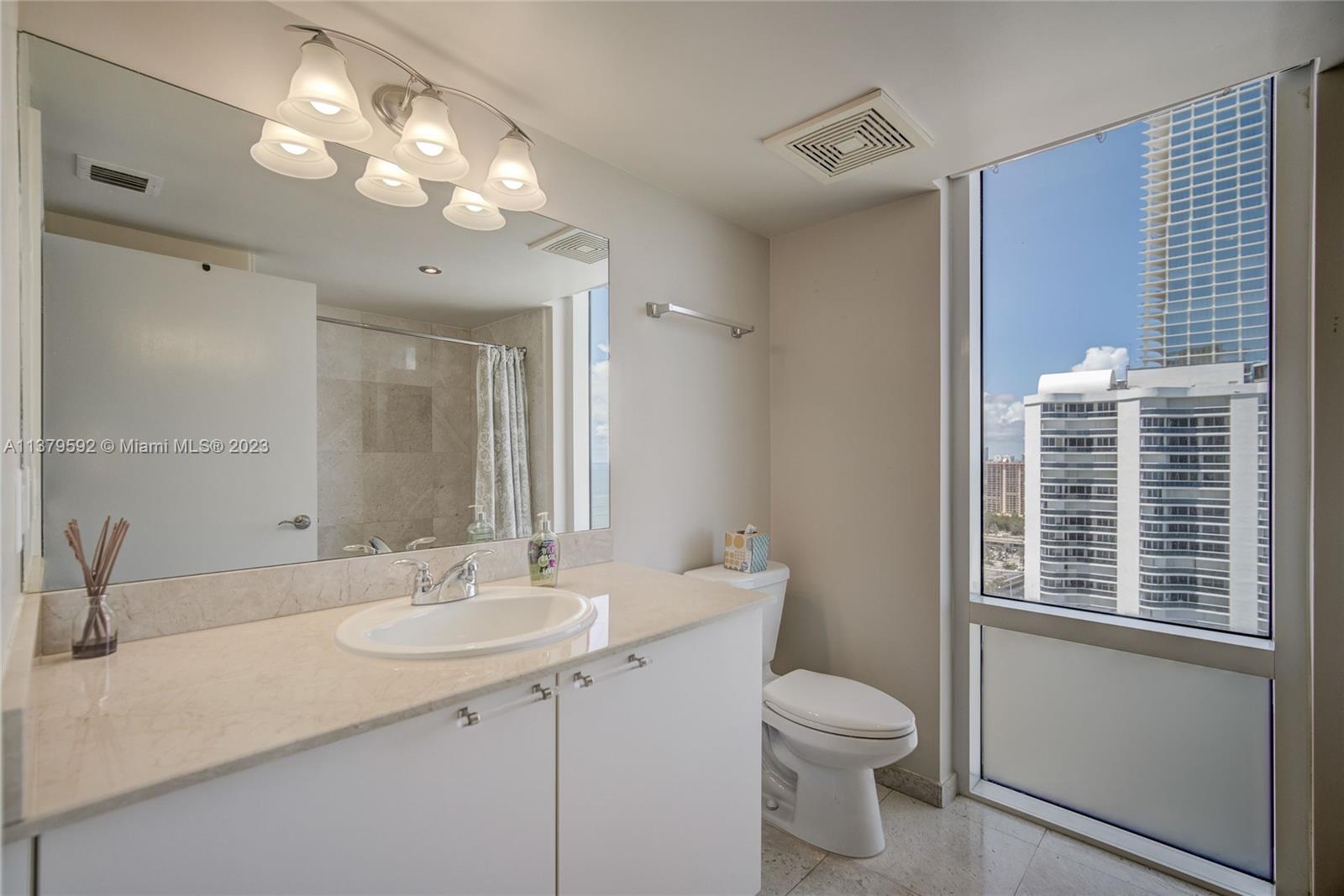 LA PERLA CONDO - Residential Lease