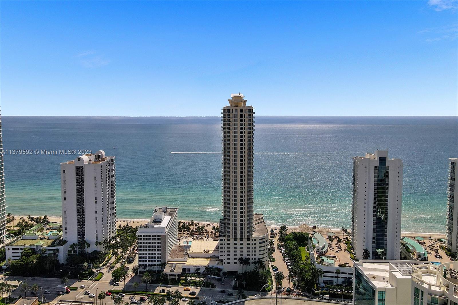 LA PERLA CONDO - Residential Lease