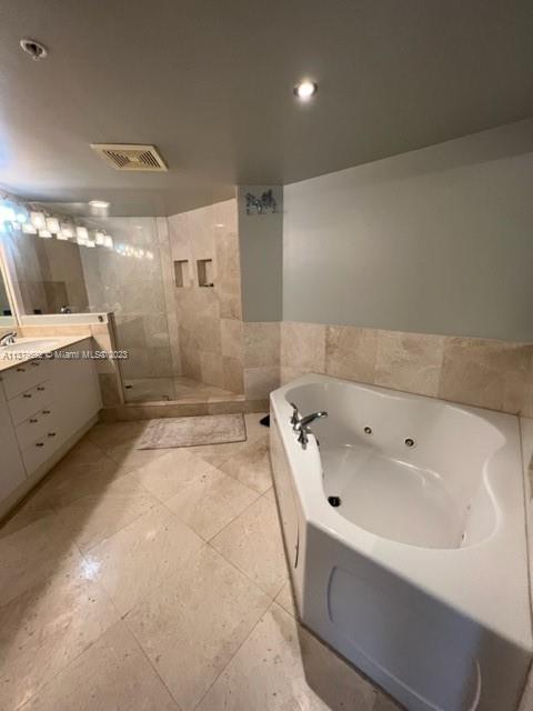 LA PERLA CONDO - Residential Lease