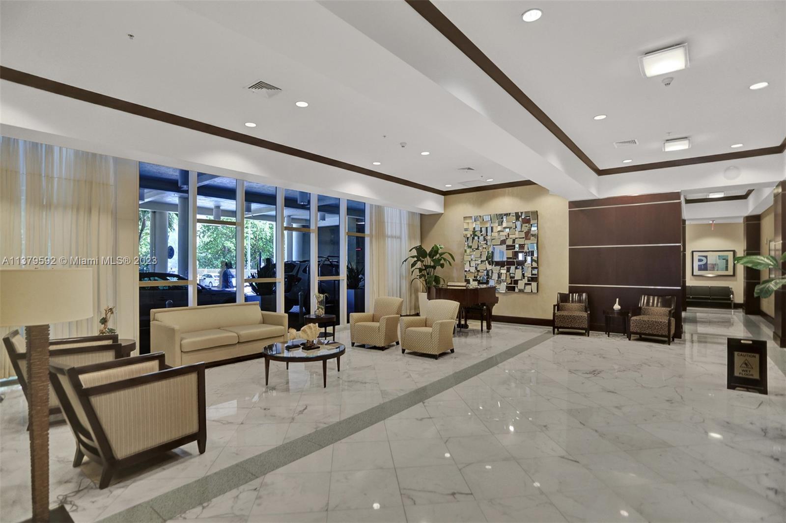 LA PERLA CONDO - Residential Lease