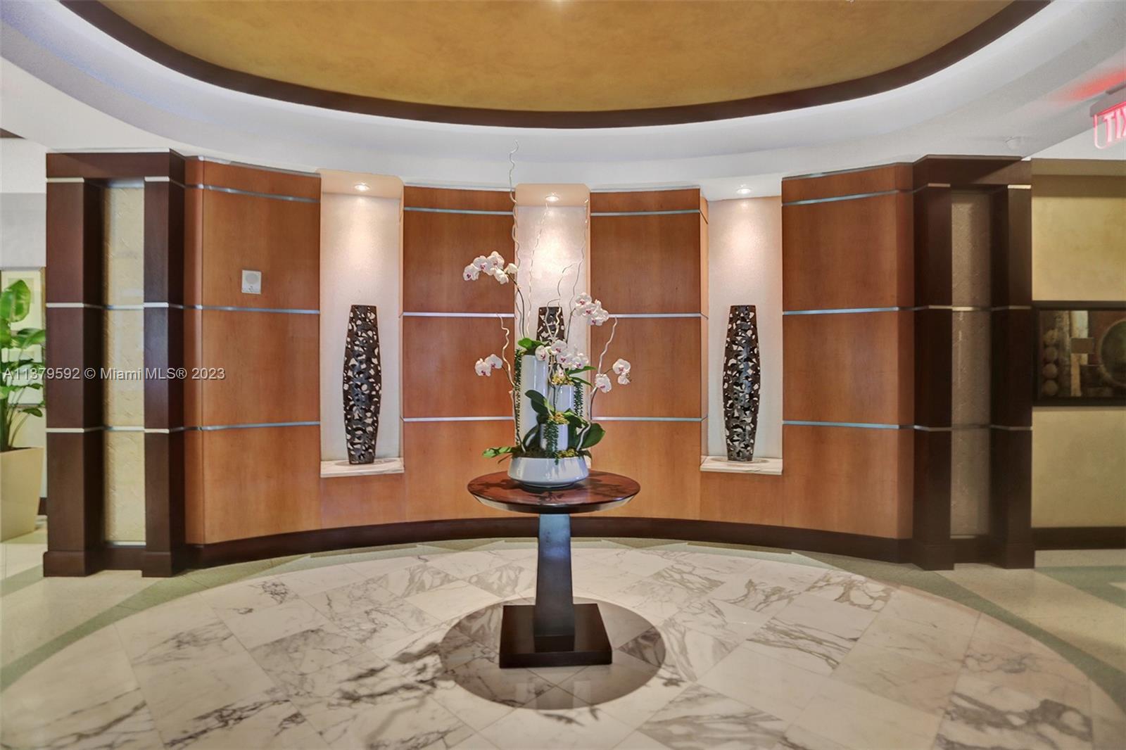 LA PERLA CONDO - Residential Lease