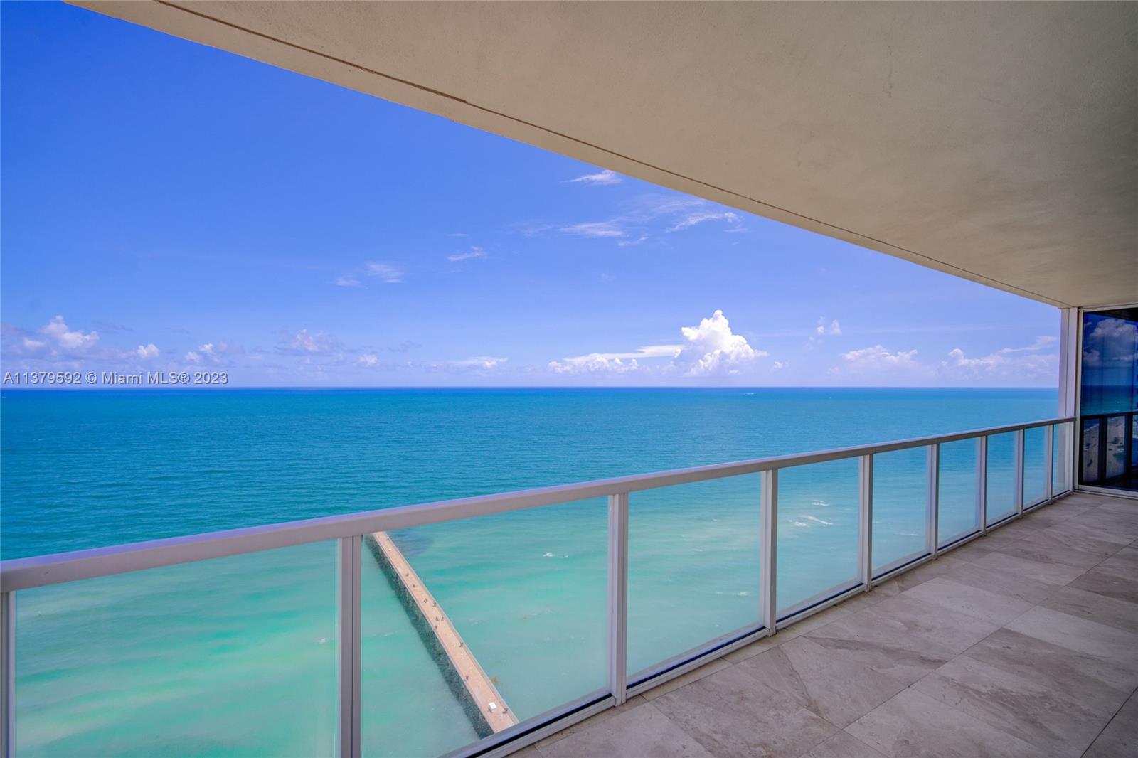 LA PERLA CONDO - Residential Lease