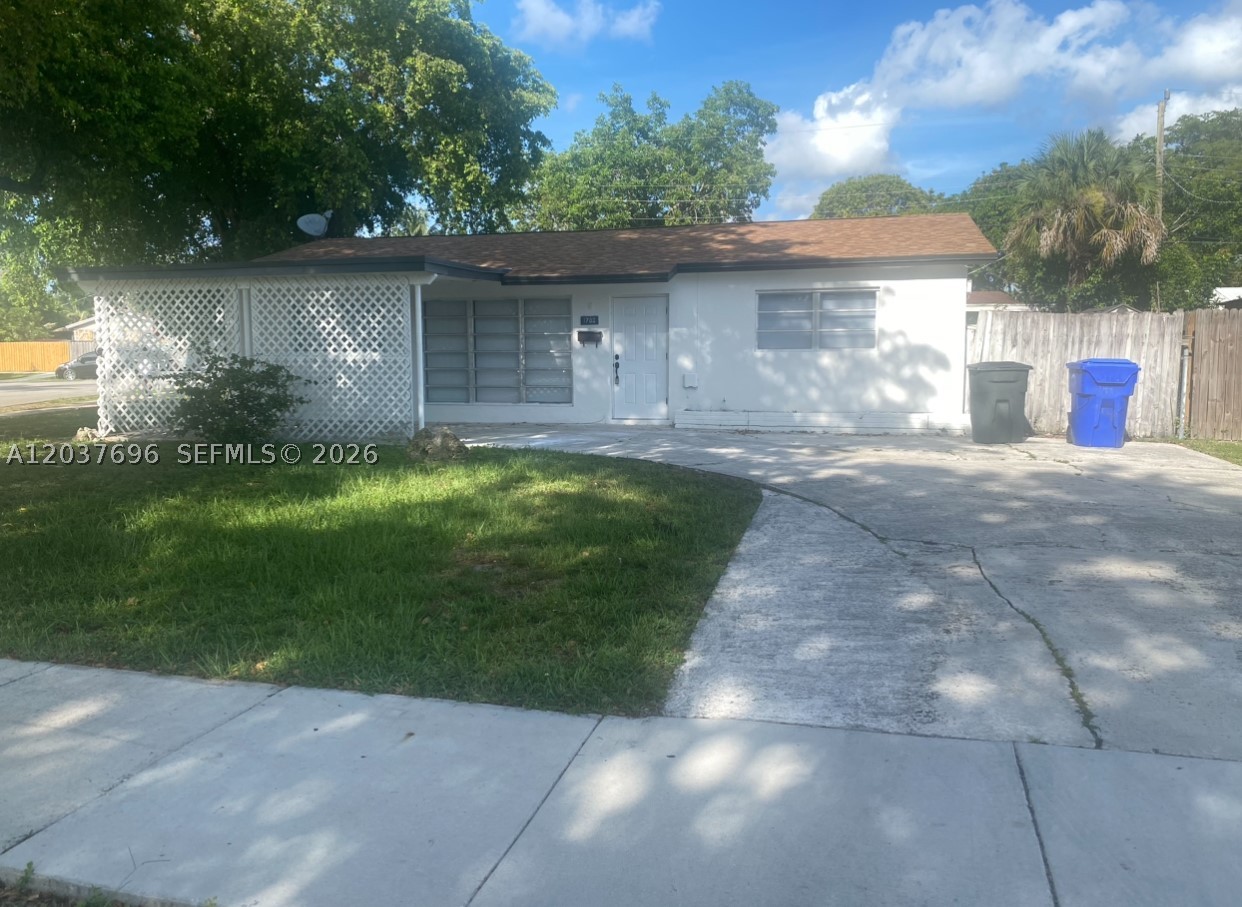 BROADVIEW COUNTRY CLUB ES - Residential