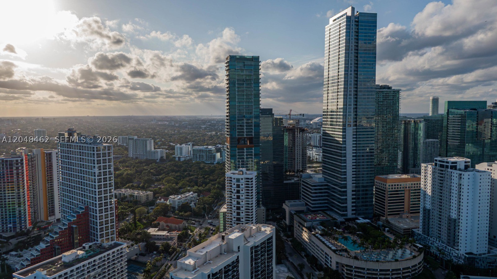 MILLENNIUM TOWER RESIDENCE - Residential