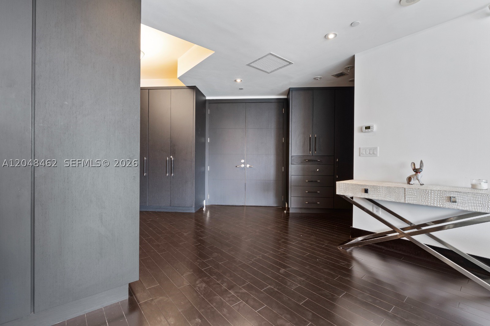 MILLENNIUM TOWER RESIDENCE - Residential