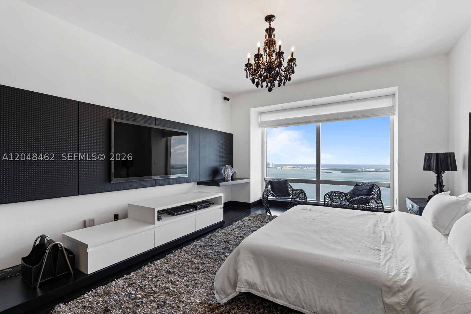 MILLENNIUM TOWER RESIDENCE - Residential