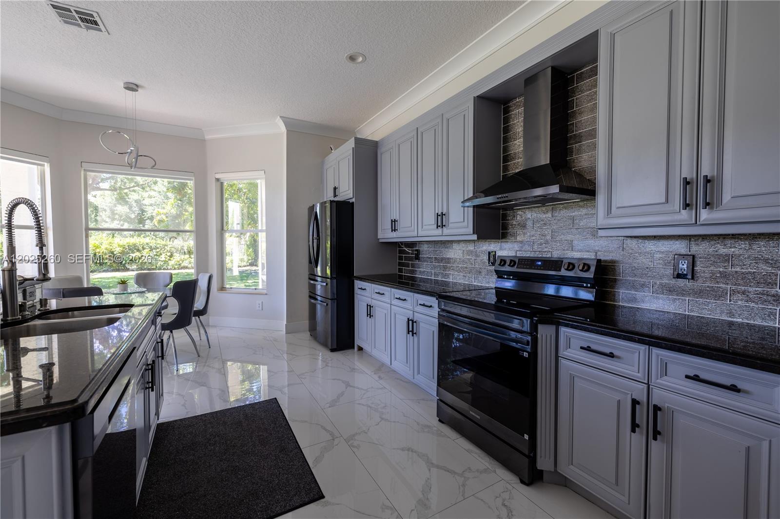 CANYON LAKES 6 - Residential Lease