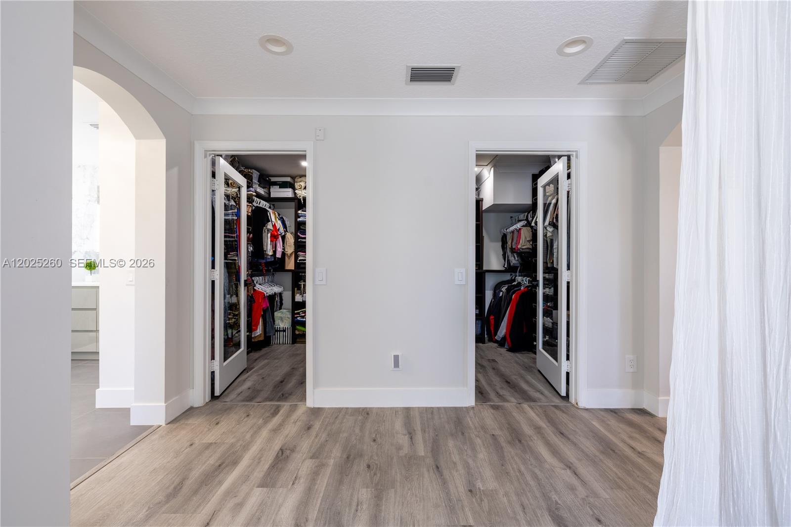 CANYON LAKES 6 - Residential Lease