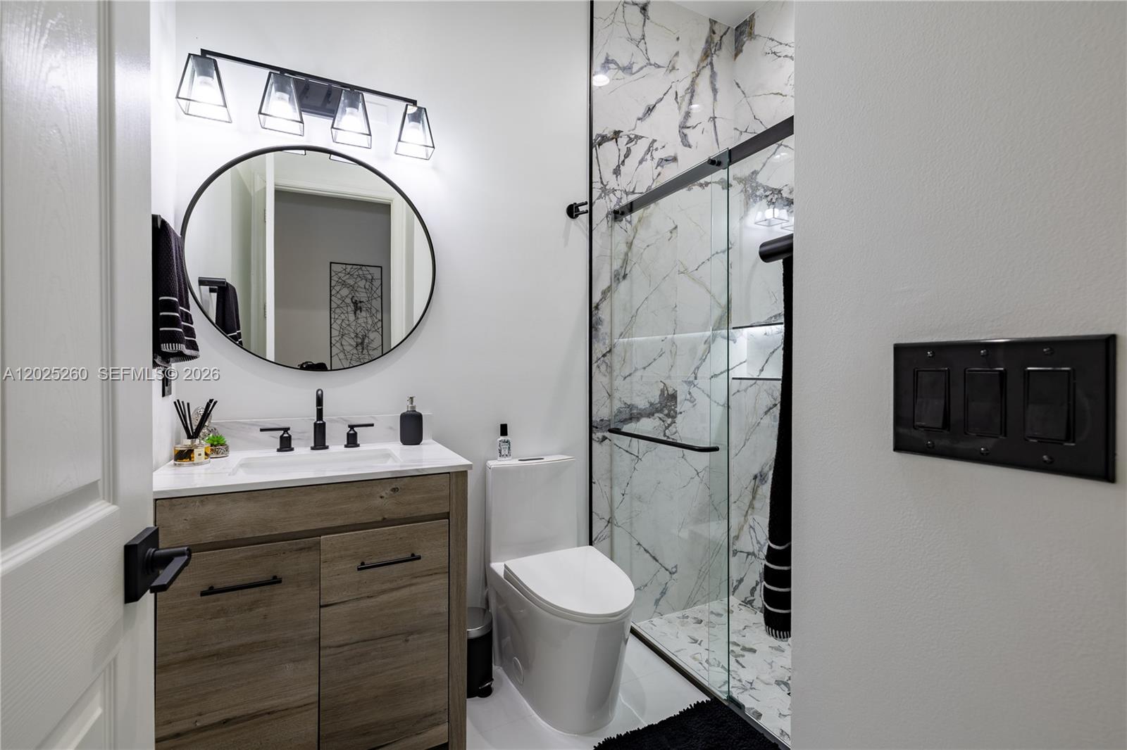 CANYON LAKES 6 - Residential Lease