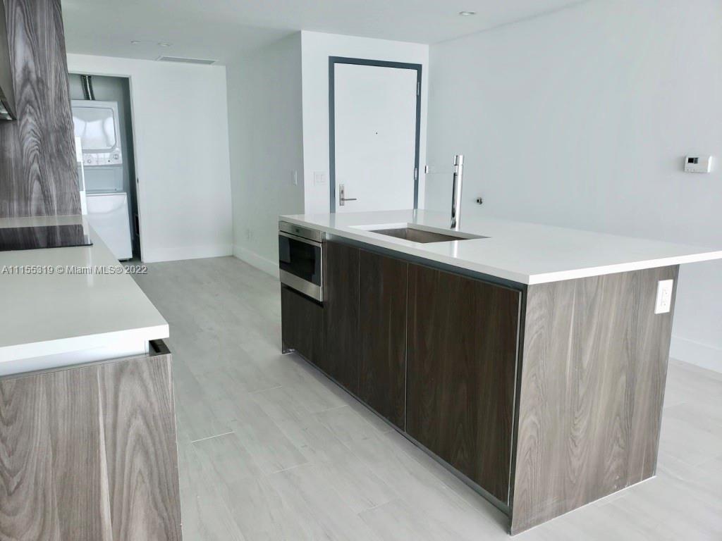 ONE PARAISO CONDO - Residential