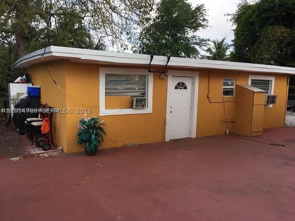 WEST BISCAYNE - Residential Income