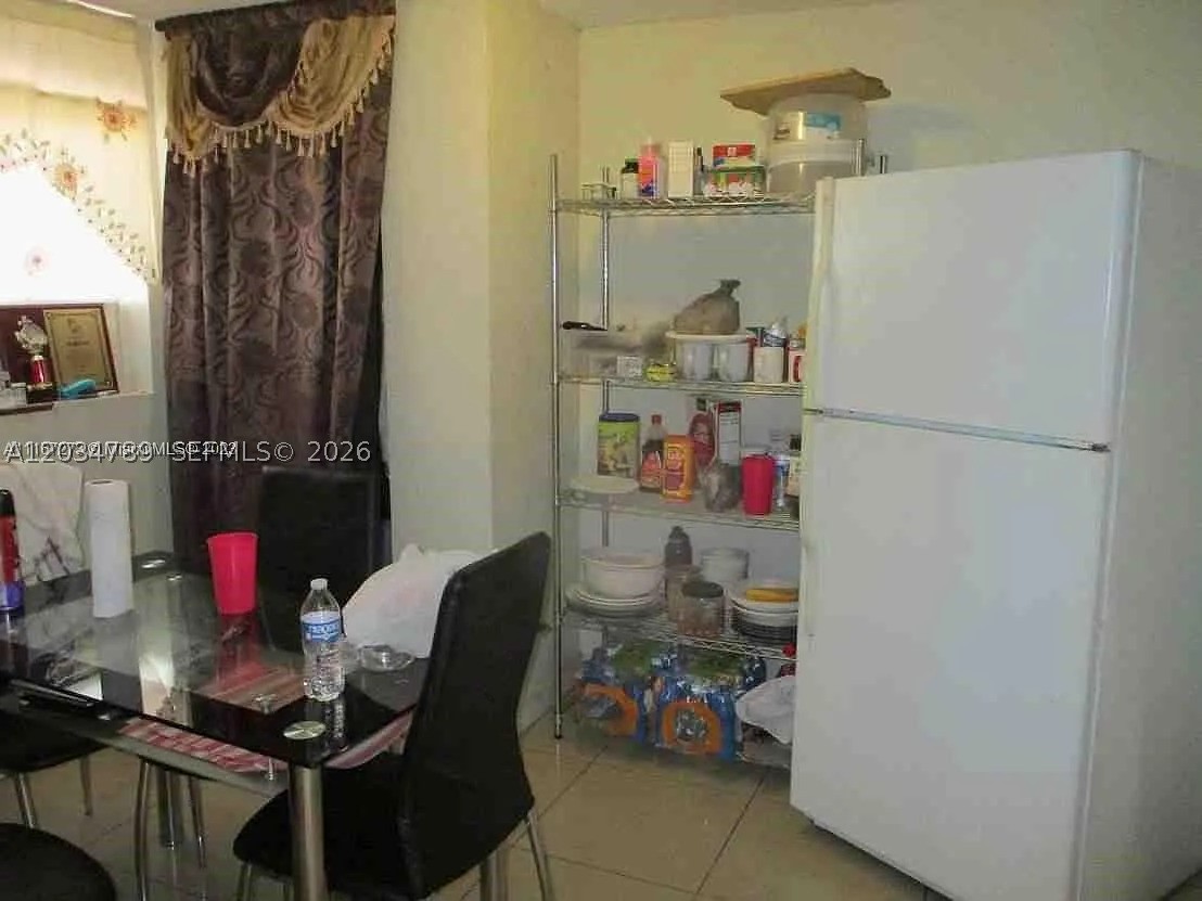 WEST BISCAYNE - Residential Income