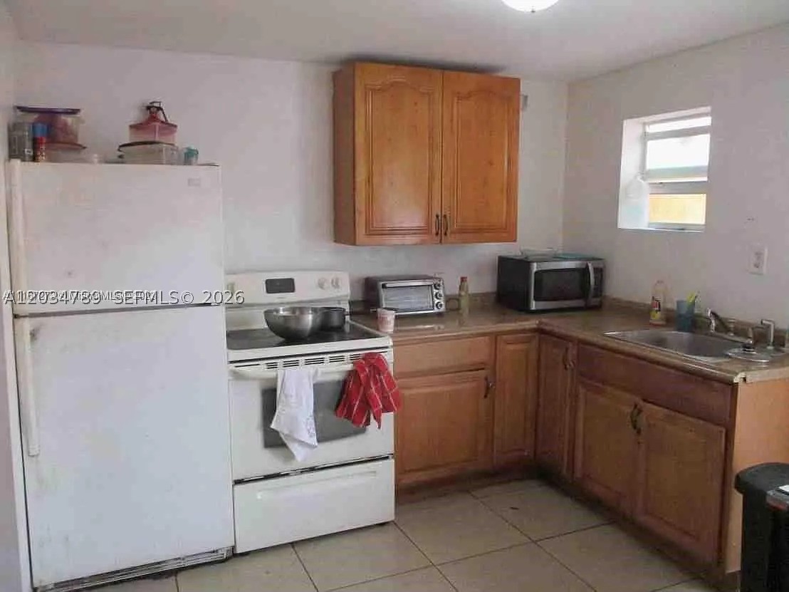 WEST BISCAYNE - Residential Income