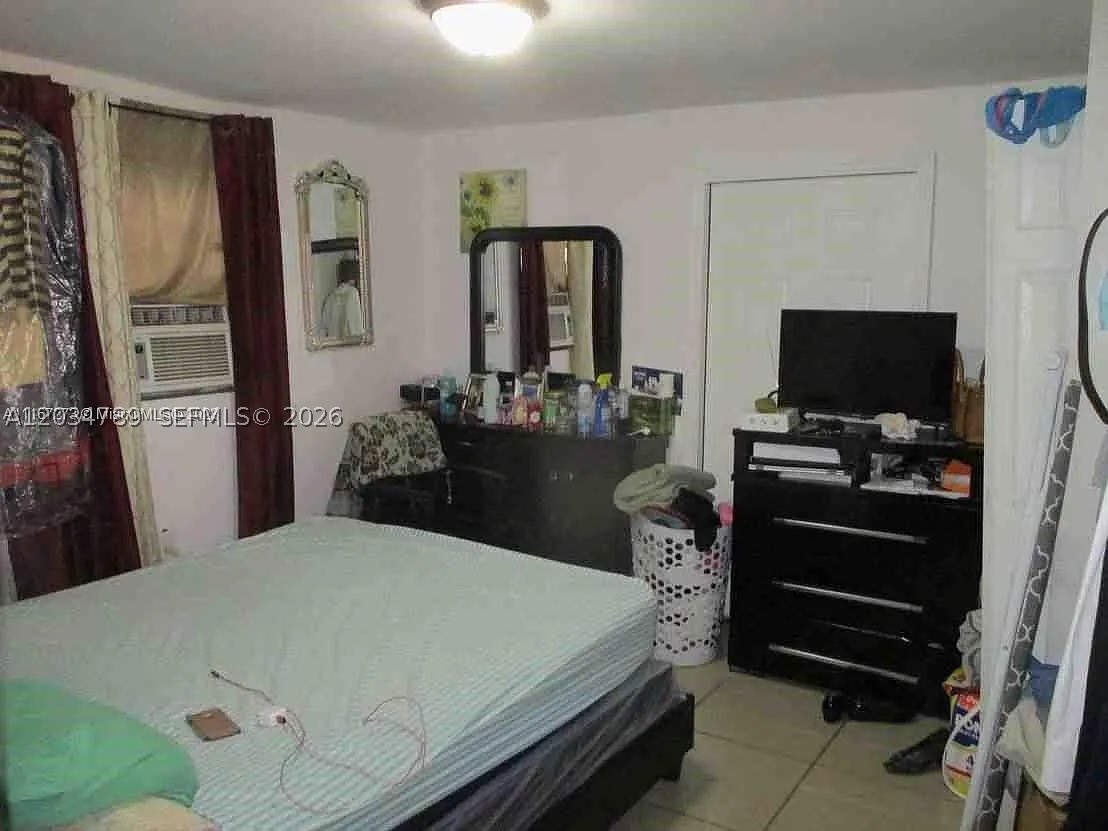 WEST BISCAYNE - Residential Income