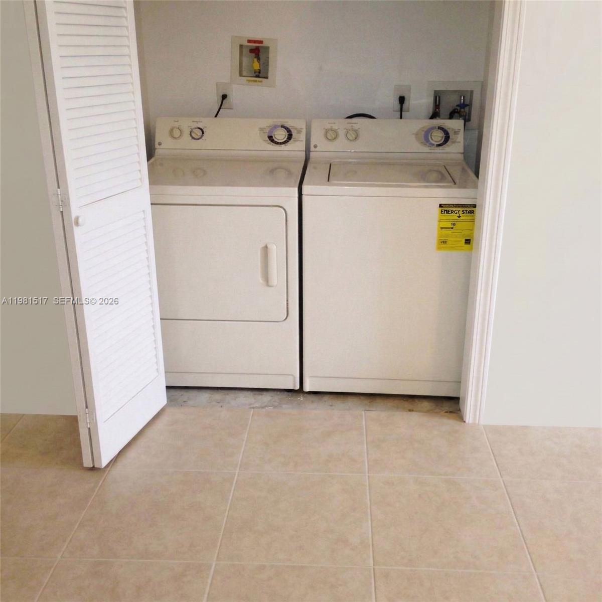 VILLA FLORA CONDO - Residential