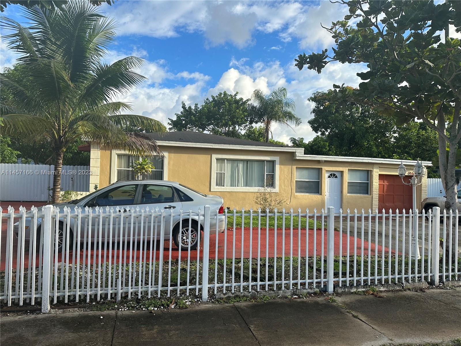 LACATION , LOCATION , LOCATION ! VERY NICE FENCED 3 BD & 2 BATH SINGLE FAMILY READY TO MOVE IN. LANDLORD REQUIRED 1ST MONTH, LAST MONTH & ONE MONTH OF SECURUTY DEPOSIT  TO MOVE IN. PROPERTY IS SITUATED IN QUIET STREET AND HAS LOT OF SPACES . TENANTS WILL RESPONSIBLE TO PAY ALL UTILITIES & LANDLORD WILL DO THE YARD MAINTENANCE. PROPERTY IS AVAILABLE IMMEDIATELY. We're accepting qualified prospective tenants ONLY. This is the best deal in TOWN. IT WON'T LAST. Call us NOW! SEE BROKER REMARKS.