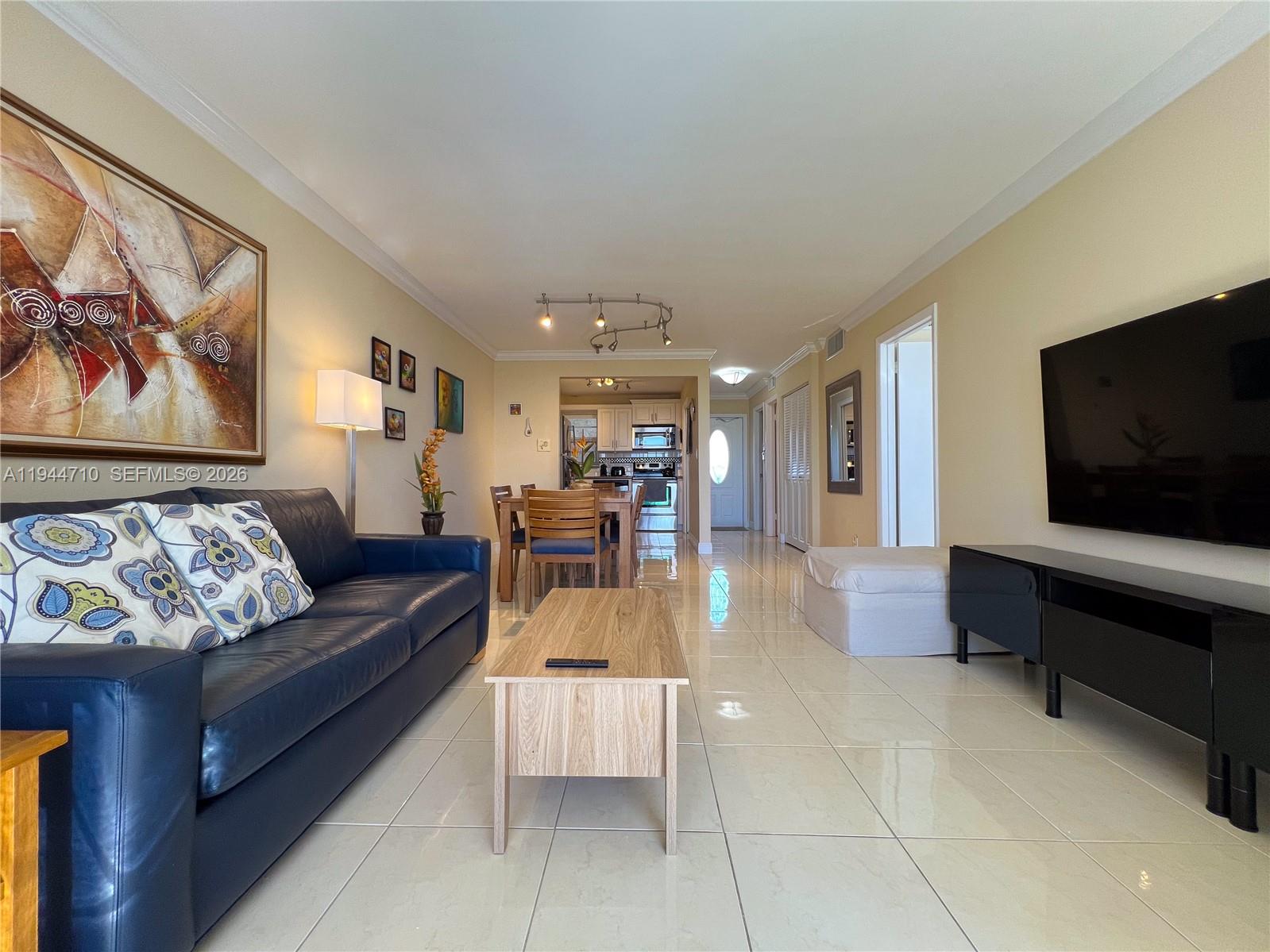 HOLLYBROOK GOLF AND - Residential