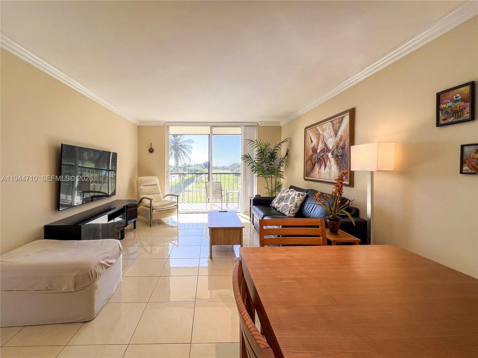 HOLLYBROOK GOLF AND - Residential