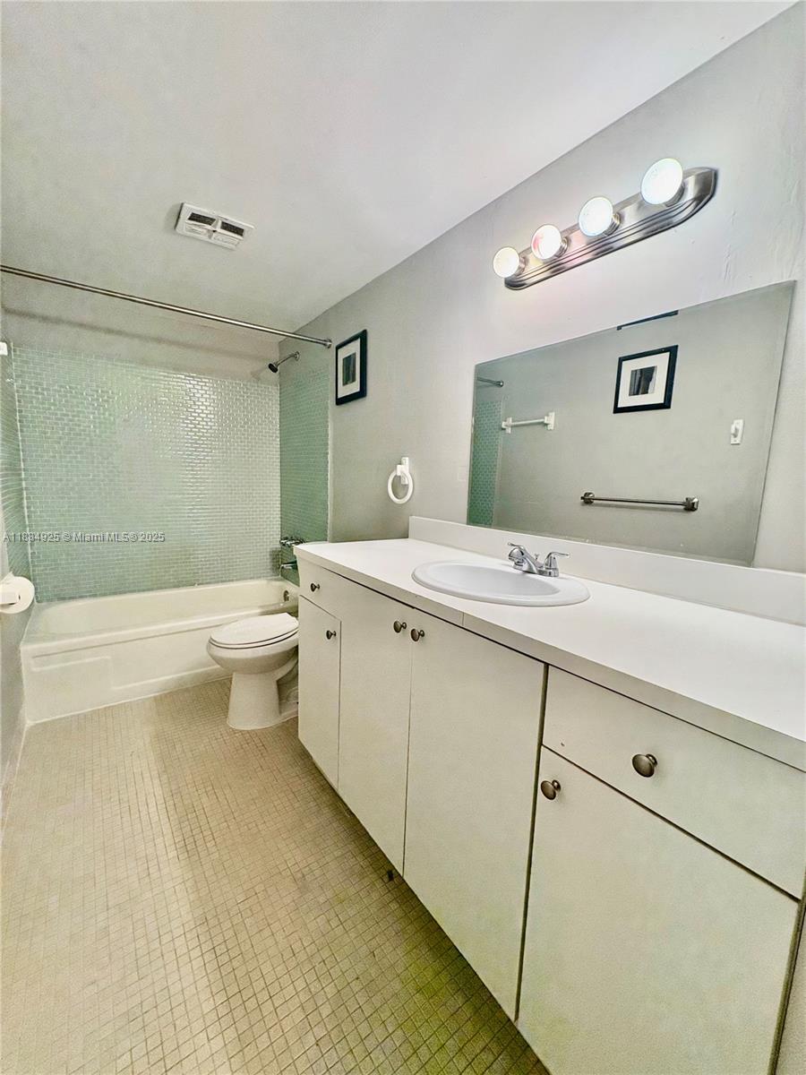 TALLWOOD WEST CONDO - Residential Lease