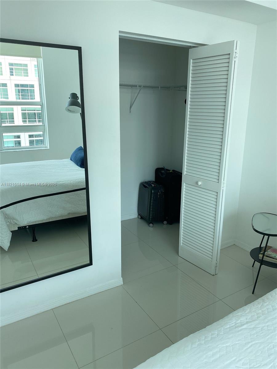 THE PLAZA 851 BRICKELL CO - Residential Lease