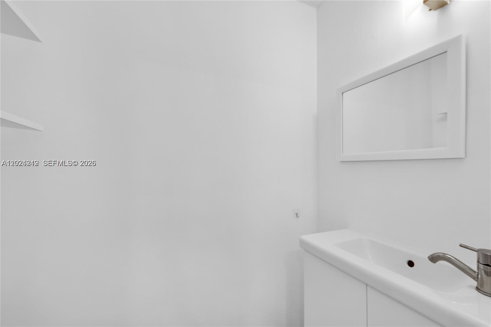 BRISTOL CONDO - Residential