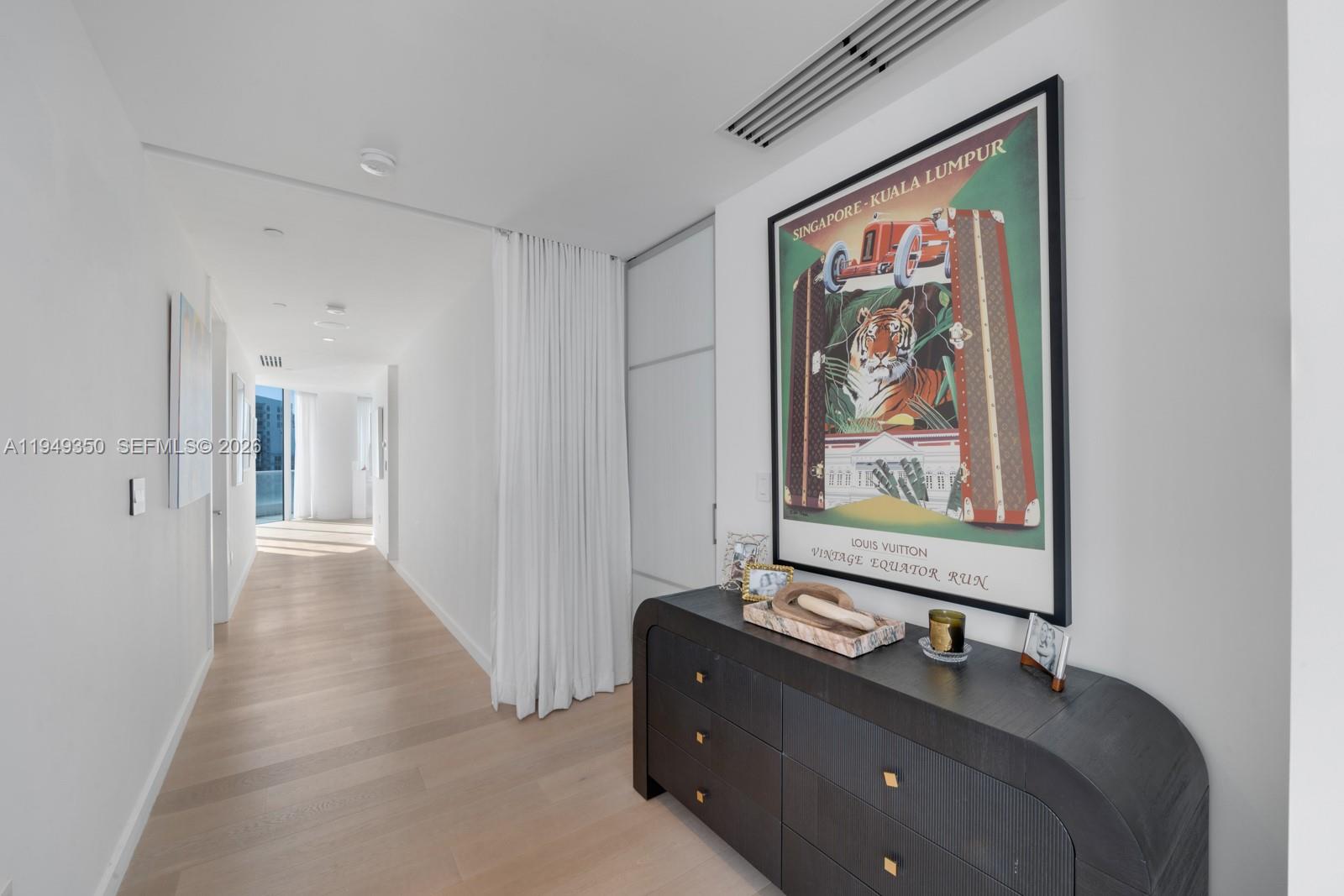 PARAMOUNT BAY CONDO - Residential