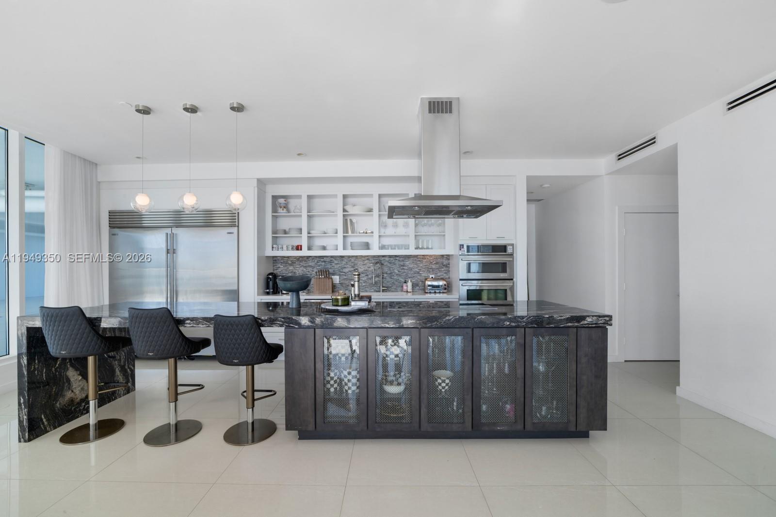 PARAMOUNT BAY CONDO - Residential