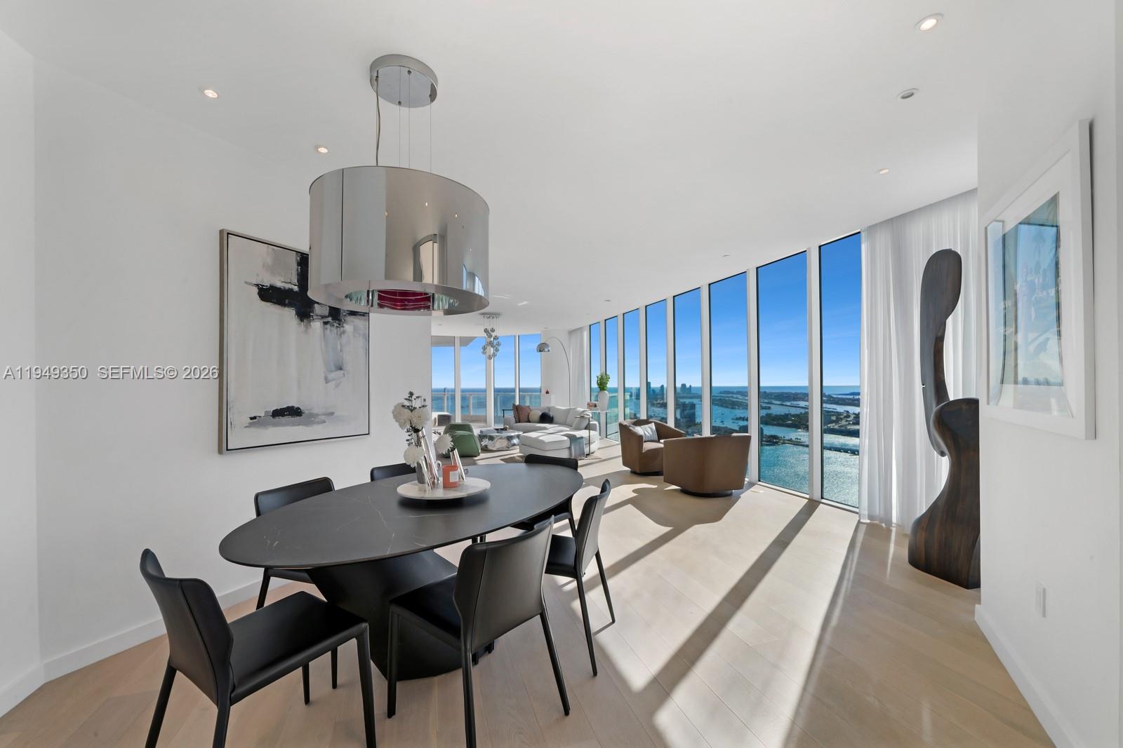 PARAMOUNT BAY CONDO - Residential