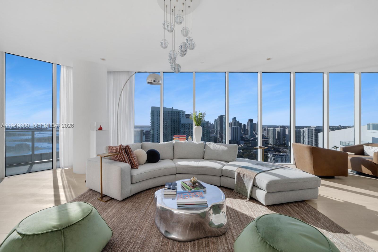 PARAMOUNT BAY CONDO - Residential
