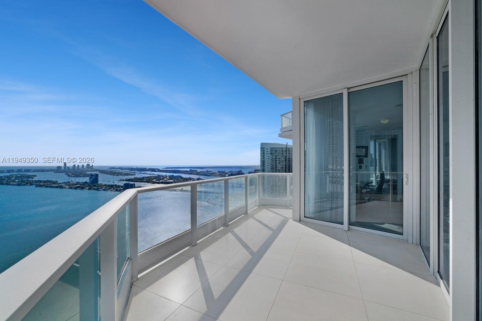 PARAMOUNT BAY CONDO - Residential