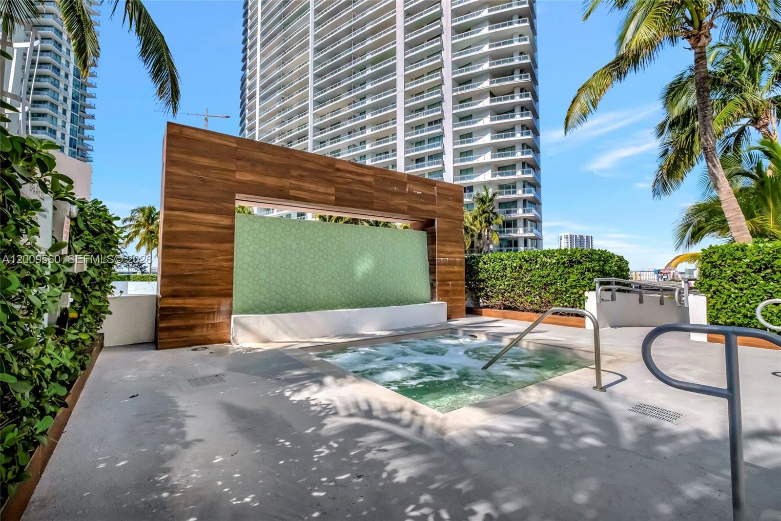 WIND CONDO - Residential