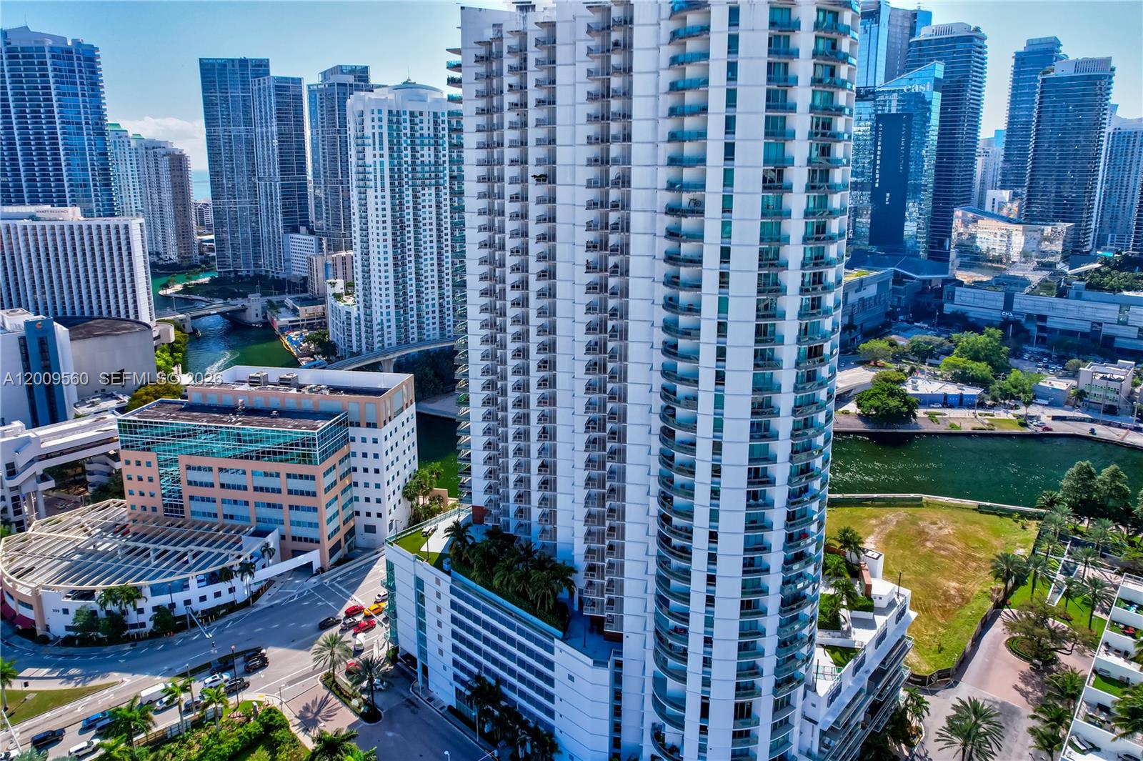 WIND CONDO - Residential