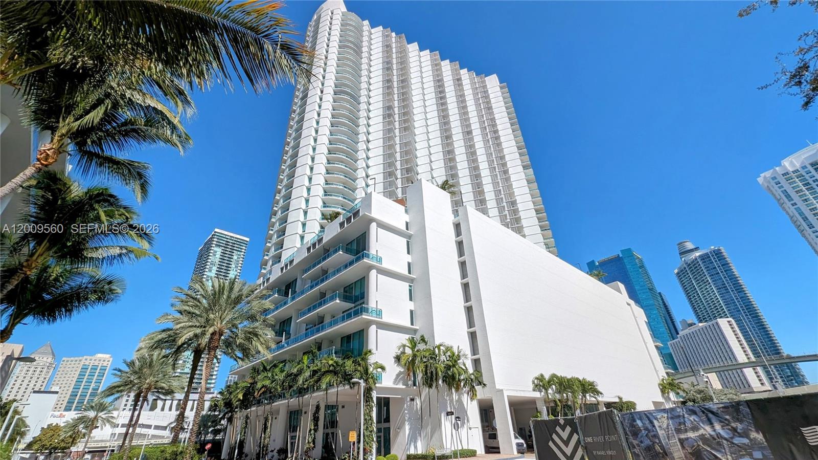 WIND CONDO - Residential