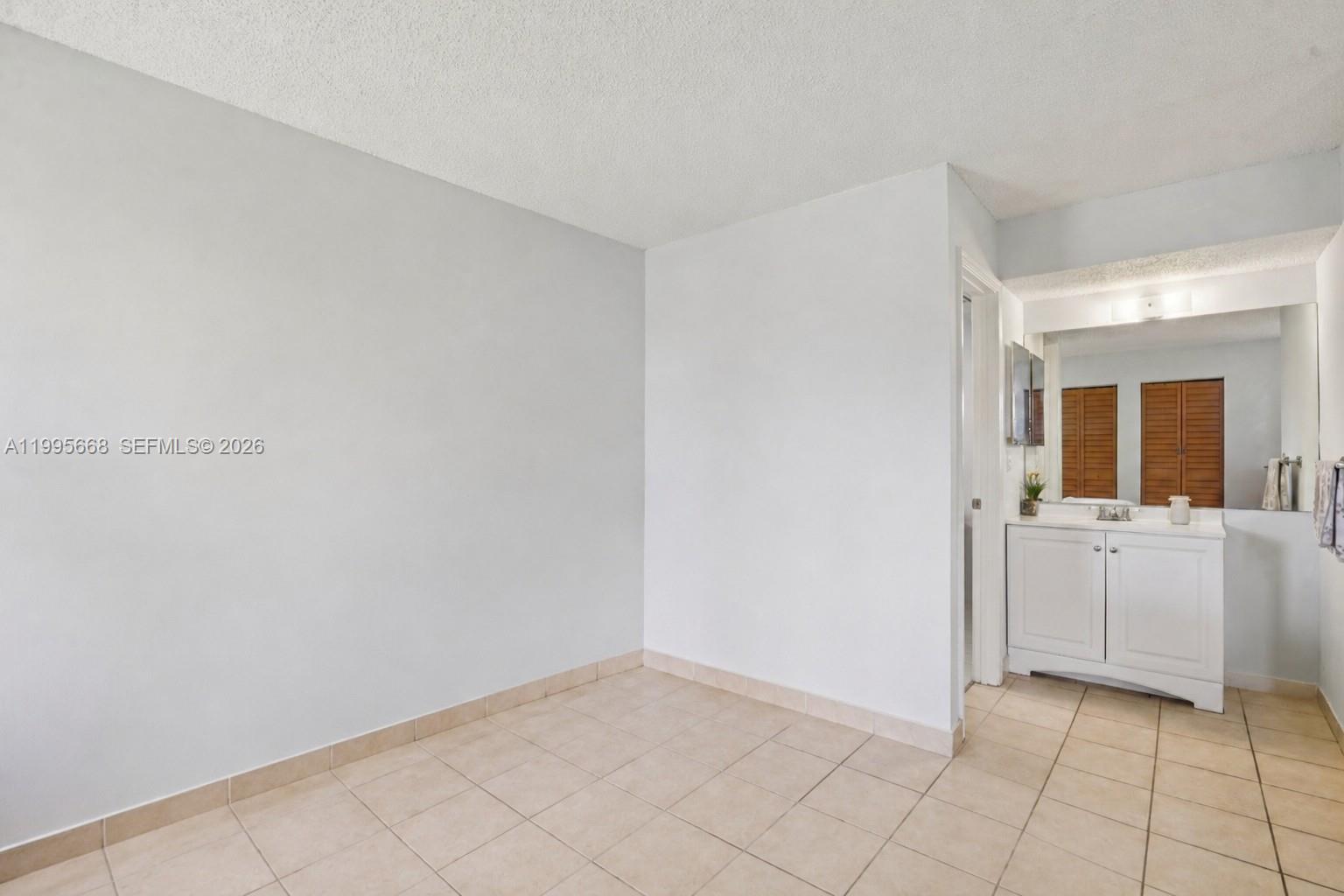 LAKEWOOD VILLAGE - Residential