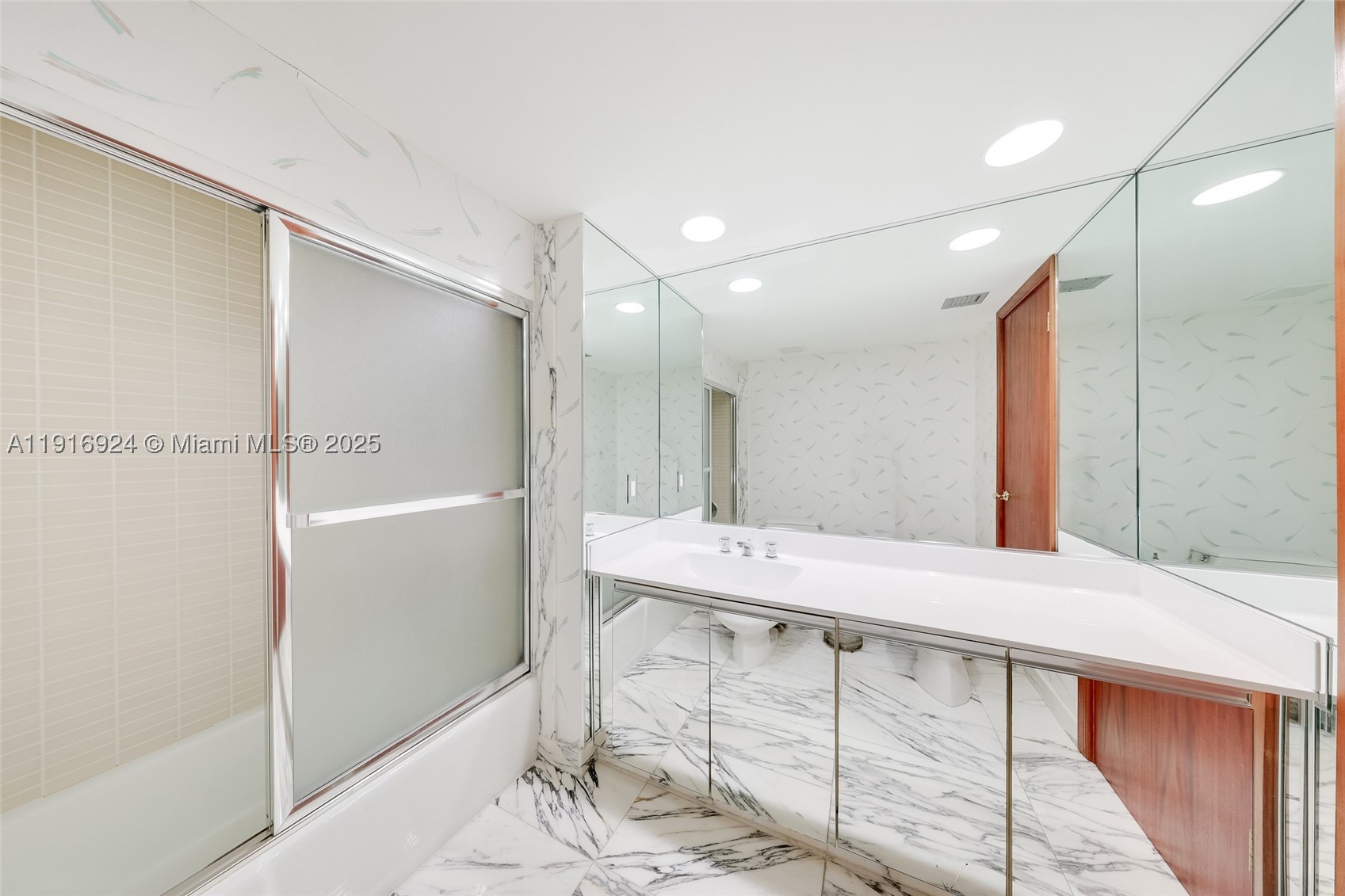 Brickell Key One - Residential