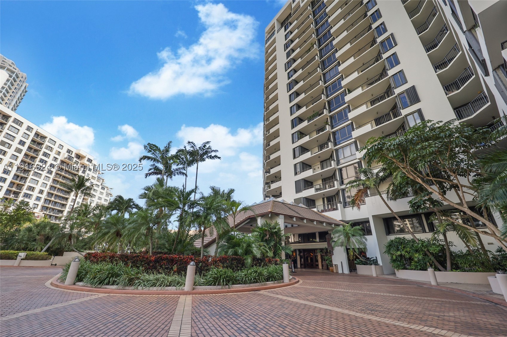 Brickell Key One - Residential