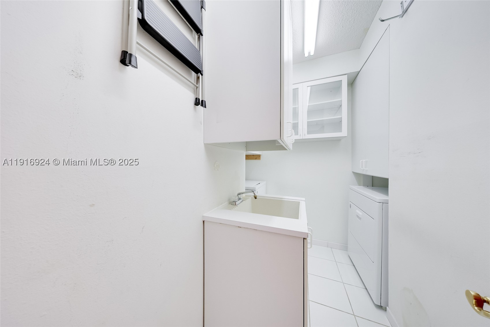 Brickell Key One - Residential