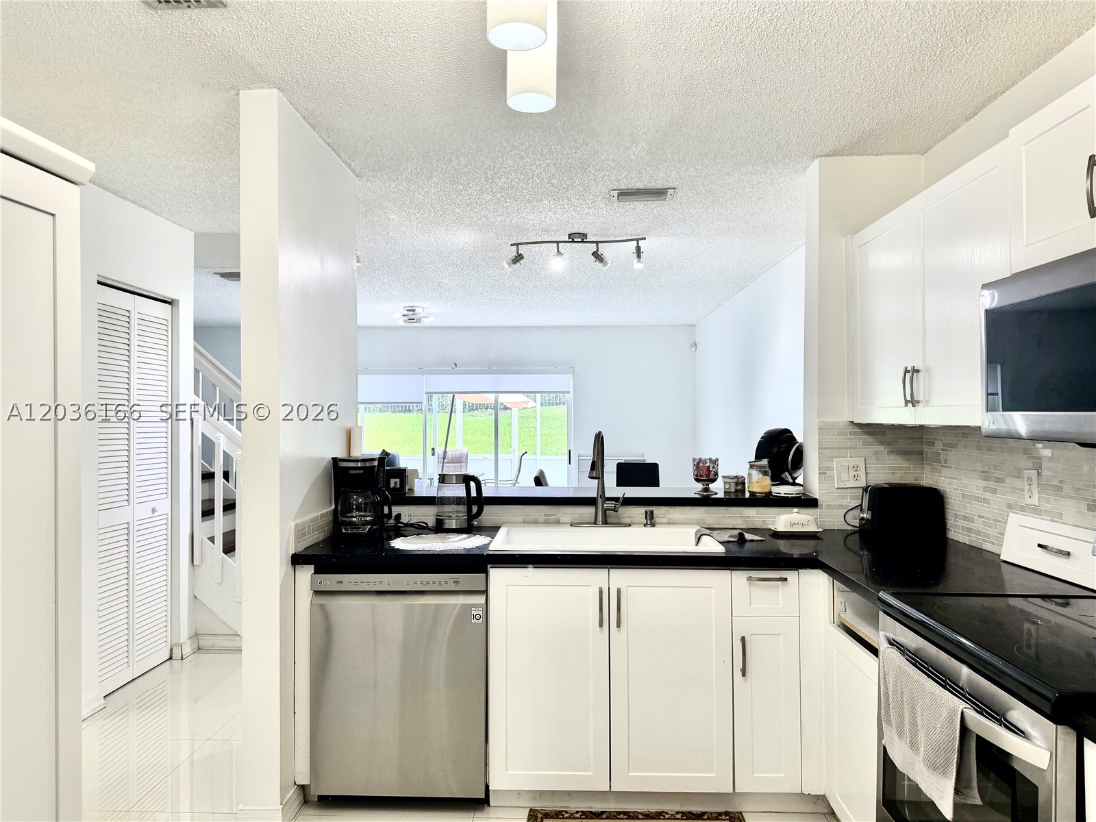 CHAPEL TRAIL II - Residential