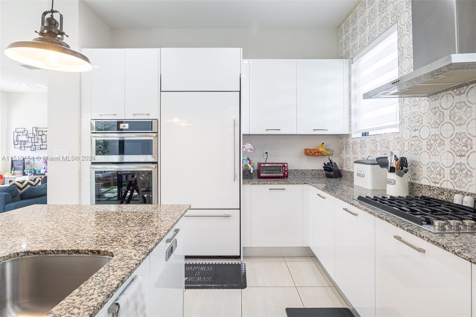 DOWNTOWN DORAL SOUTH PHAS - Residential