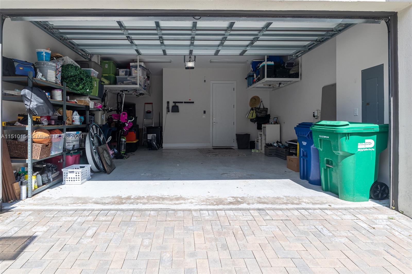 DOWNTOWN DORAL SOUTH PHAS - Residential