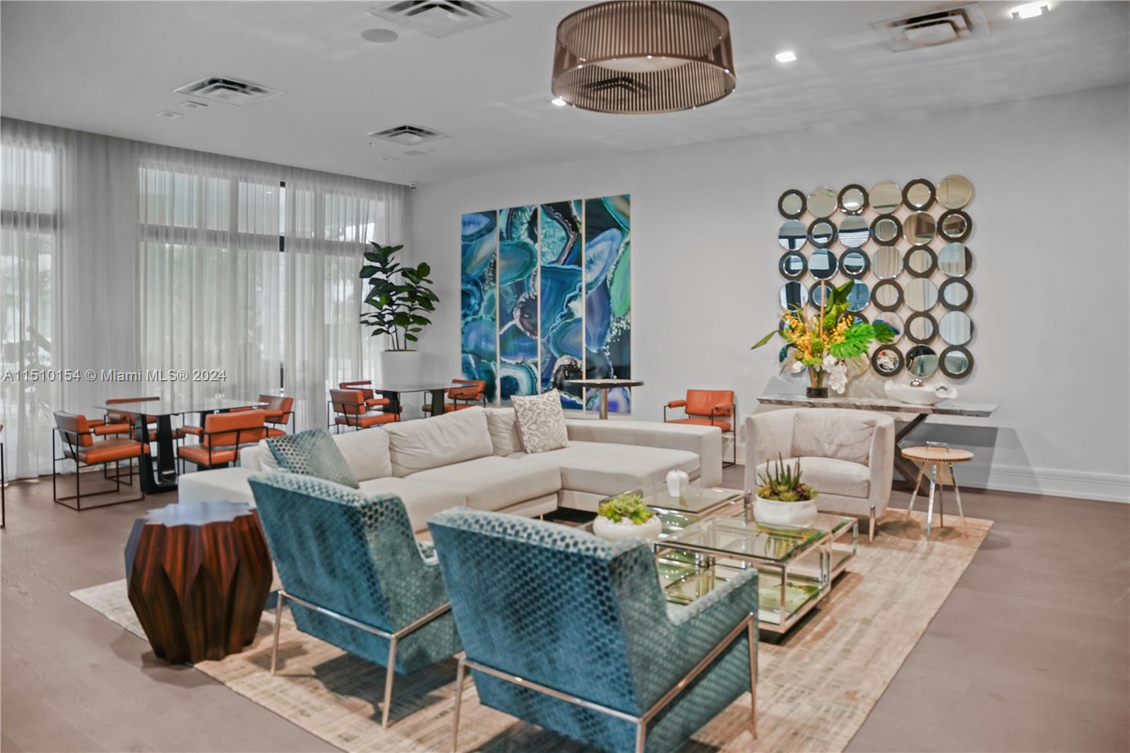 DOWNTOWN DORAL SOUTH PHAS - Residential