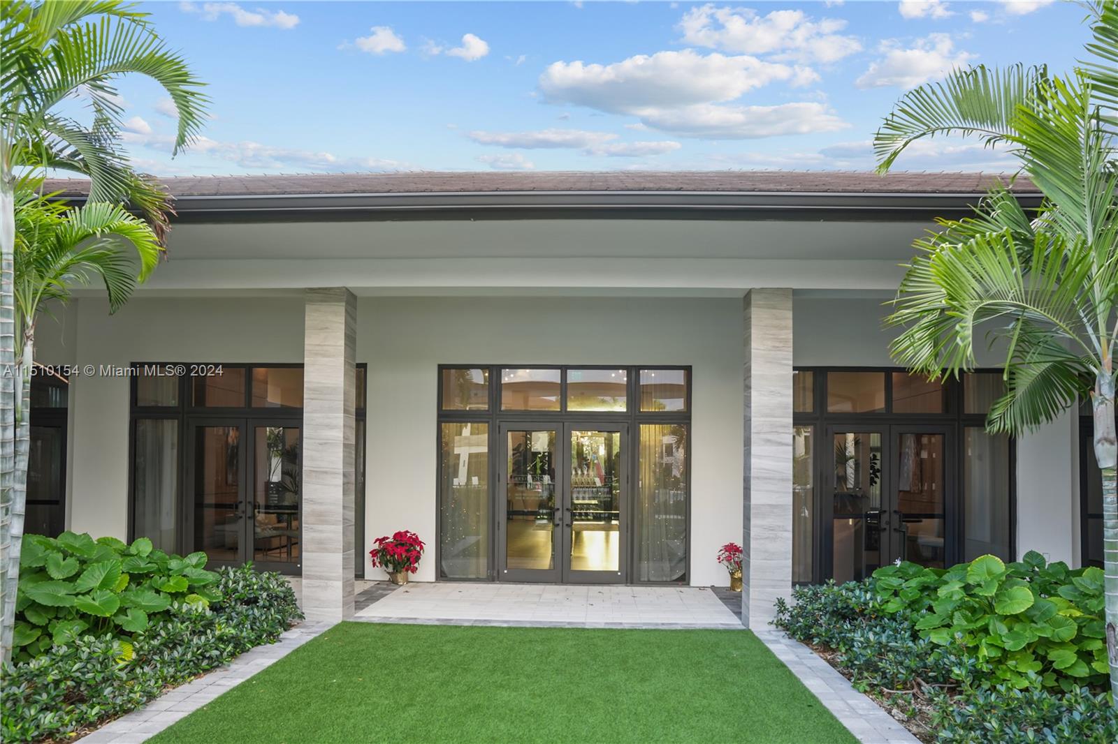 DOWNTOWN DORAL SOUTH PHAS - Residential