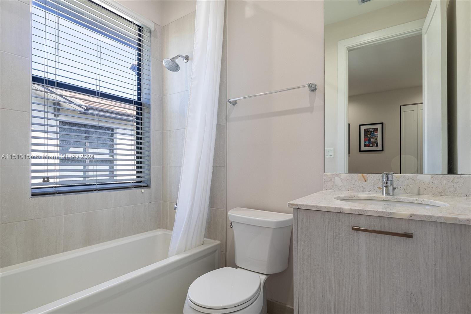 DOWNTOWN DORAL SOUTH PHAS - Residential