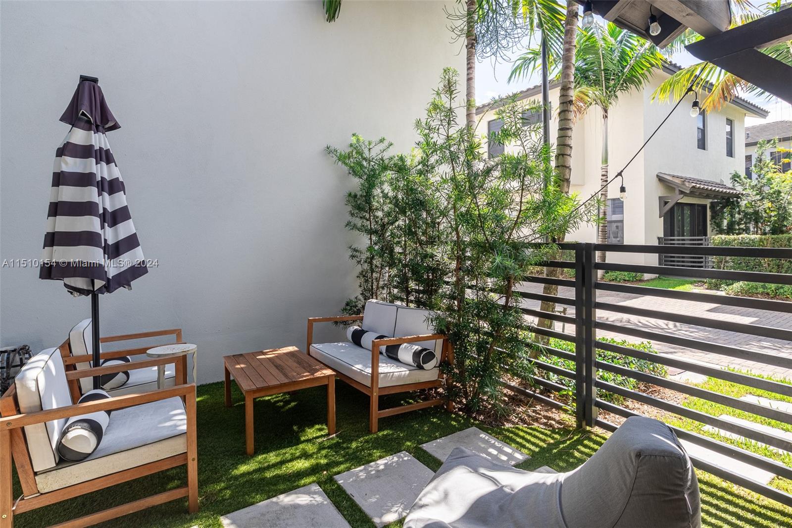 DOWNTOWN DORAL SOUTH PHAS - Residential