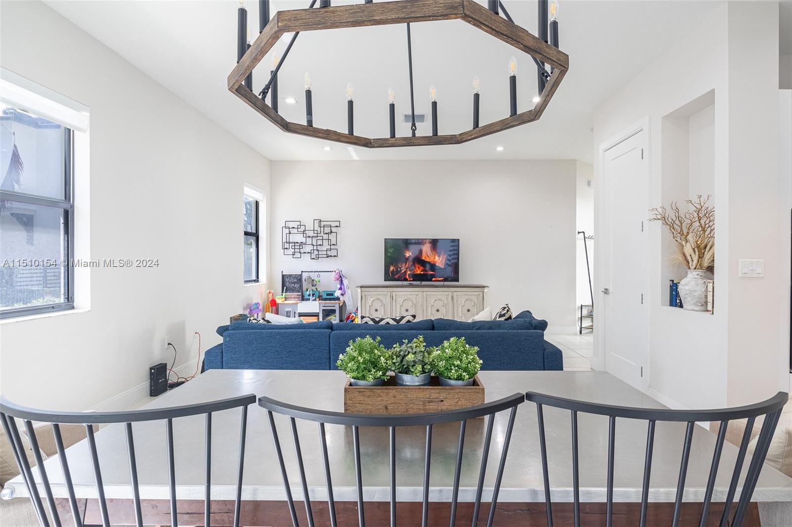 DOWNTOWN DORAL SOUTH PHAS - Residential